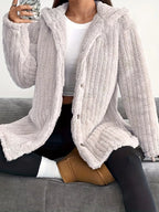Giacca in Pile con Cappuccio e Bottoni – Taglie Forti