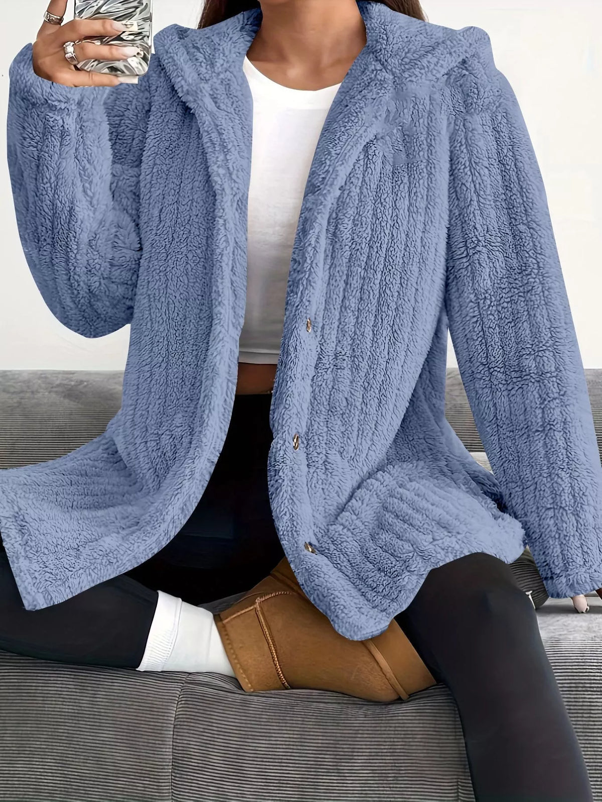 Giacca in Pile con Cappuccio e Bottoni – Taglie Forti
