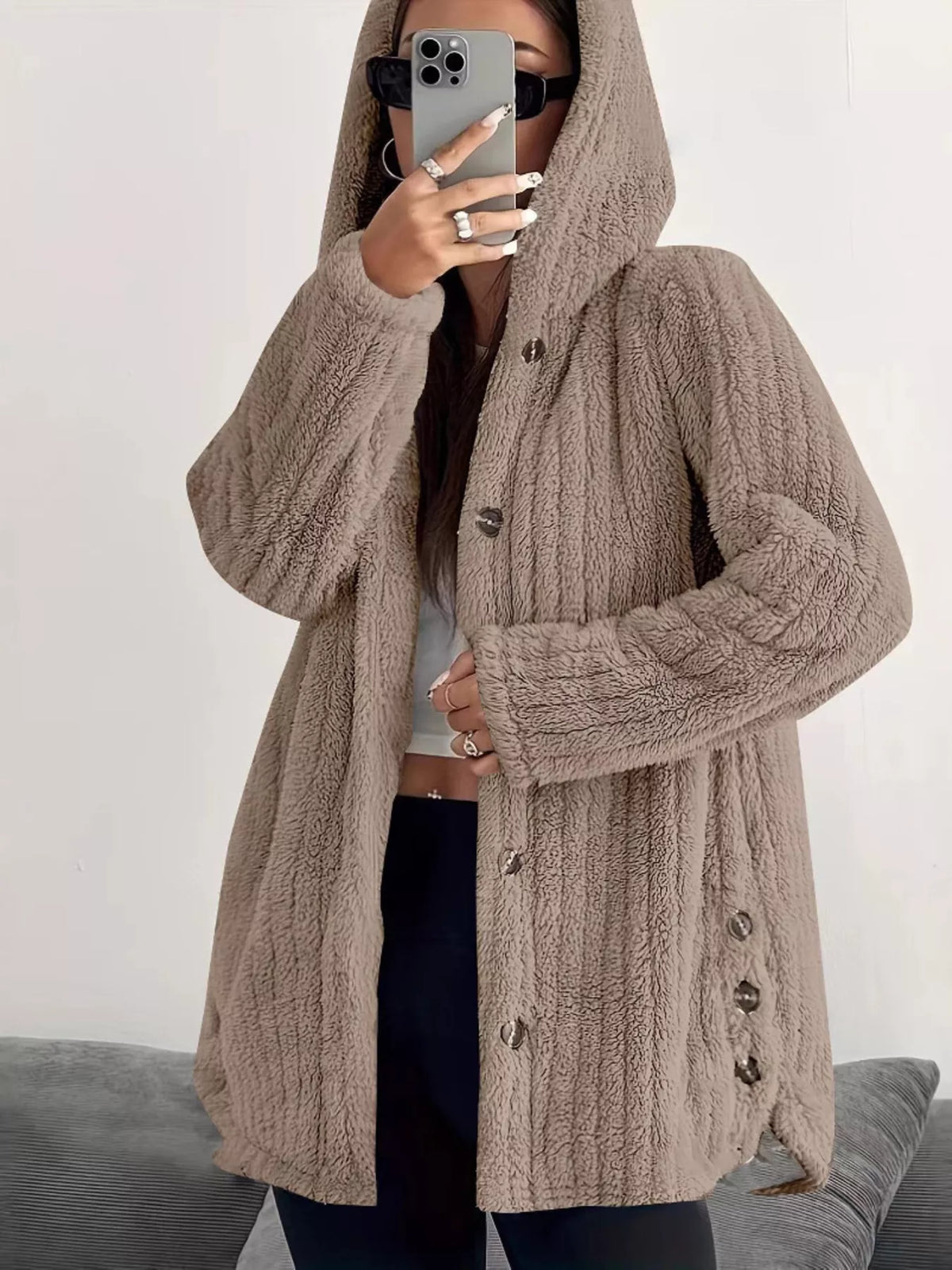 Giacca in Pile con Cappuccio e Bottoni – Taglie Forti
