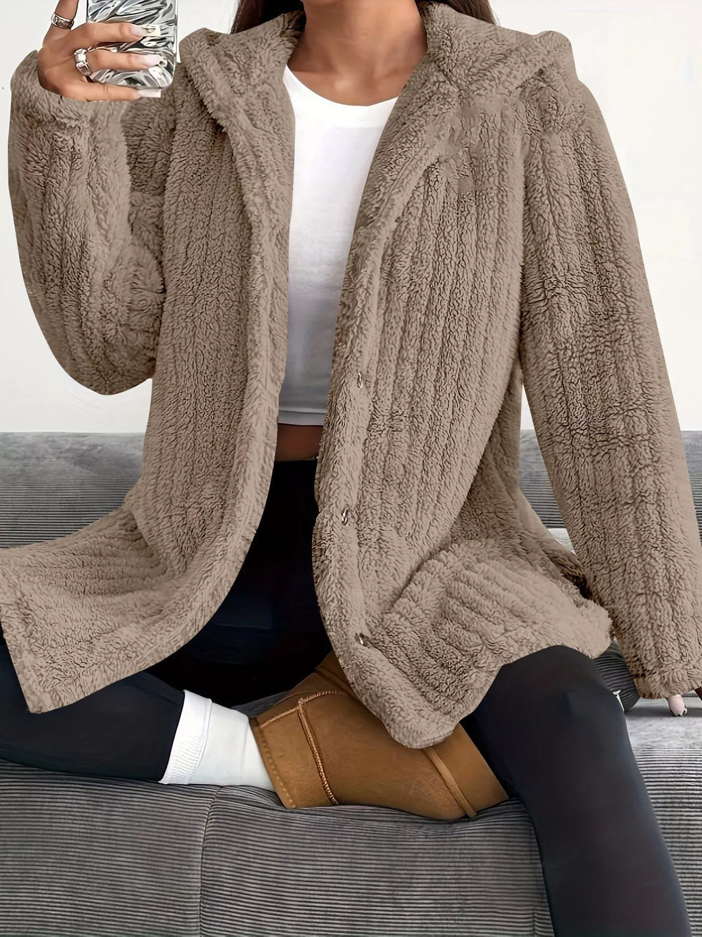 Giacca in Pile con Cappuccio e Bottoni – Taglie Forti