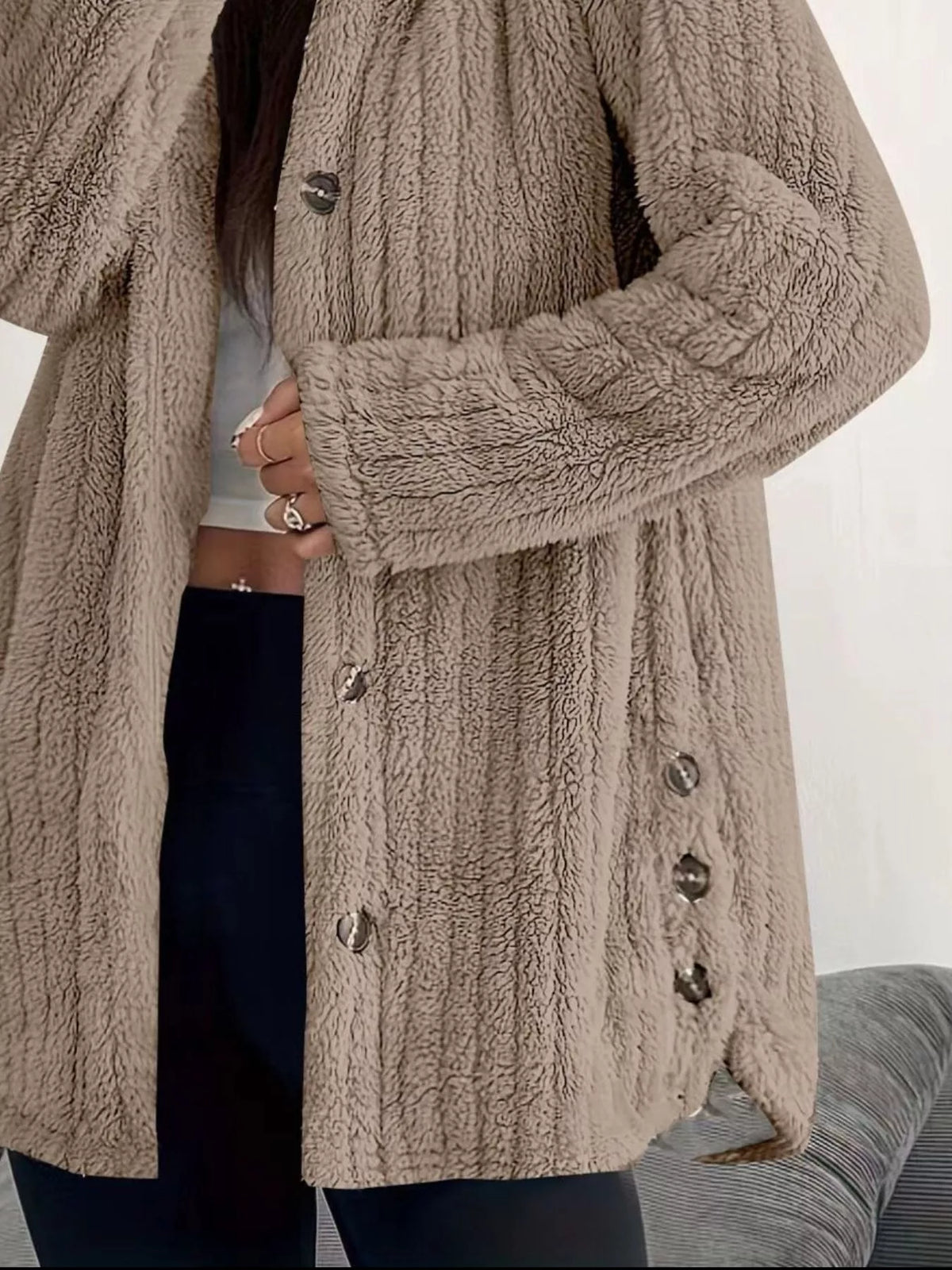 Giacca in Pile con Cappuccio e Bottoni – Taglie Forti