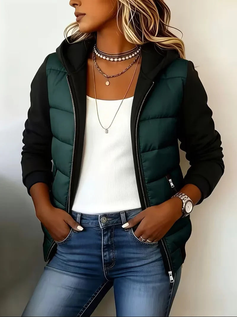 Sabrina – giacca imbottita con cappuccio color-block