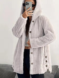 Giacca in Pile con Cappuccio e Bottoni – Taglie Forti