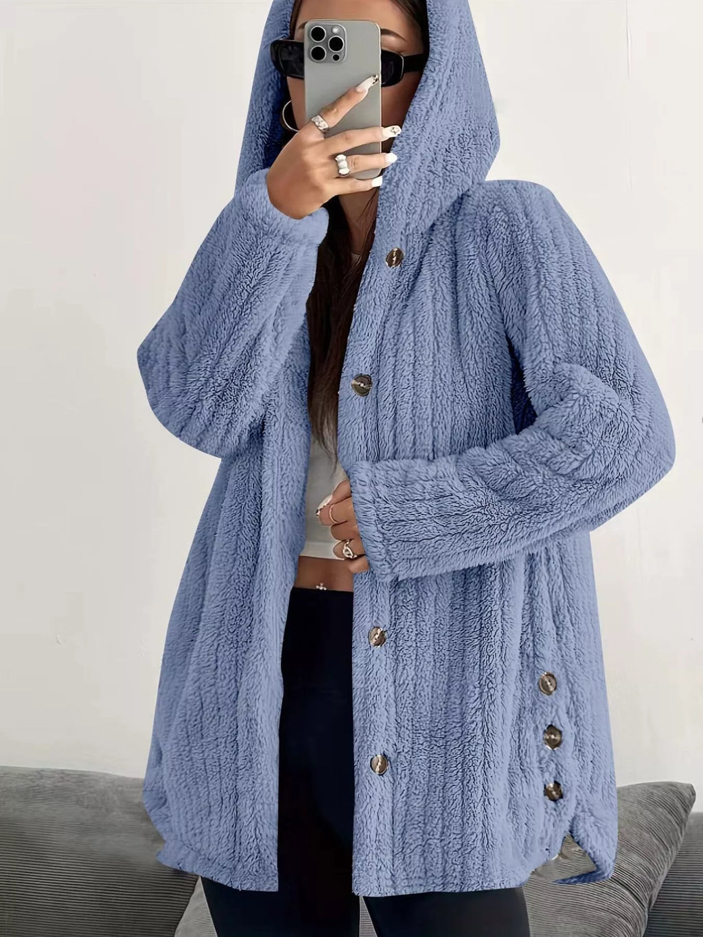 Giacca in Pile con Cappuccio e Bottoni – Taglie Forti