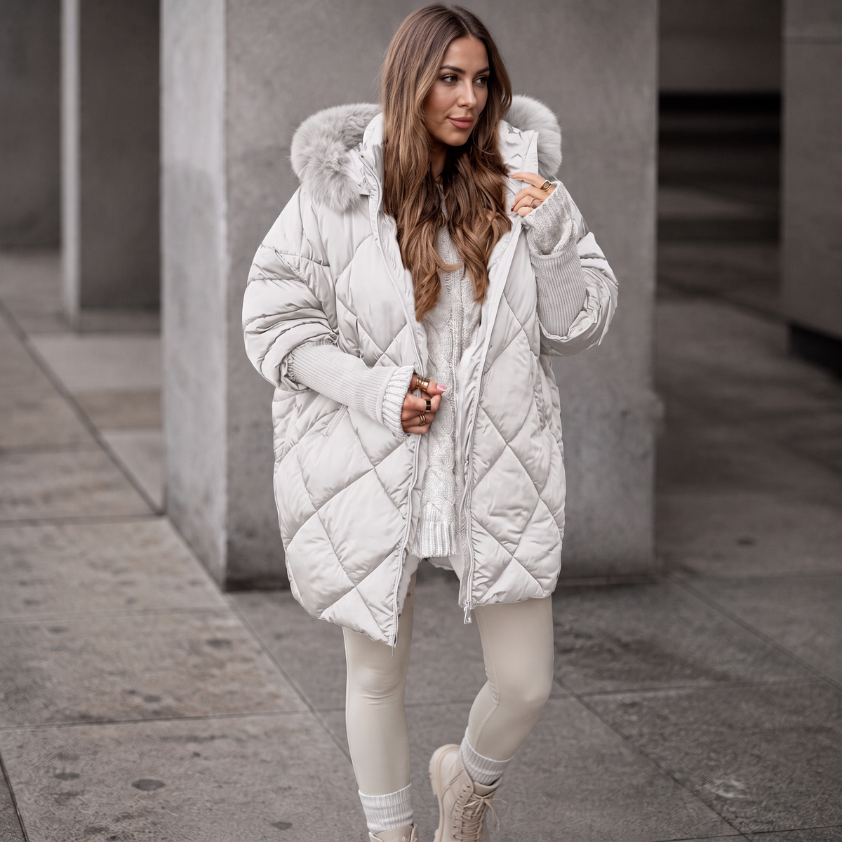Wovella - Parka trapuntato con cappuccio in pelliccia sintetica, colore bianco