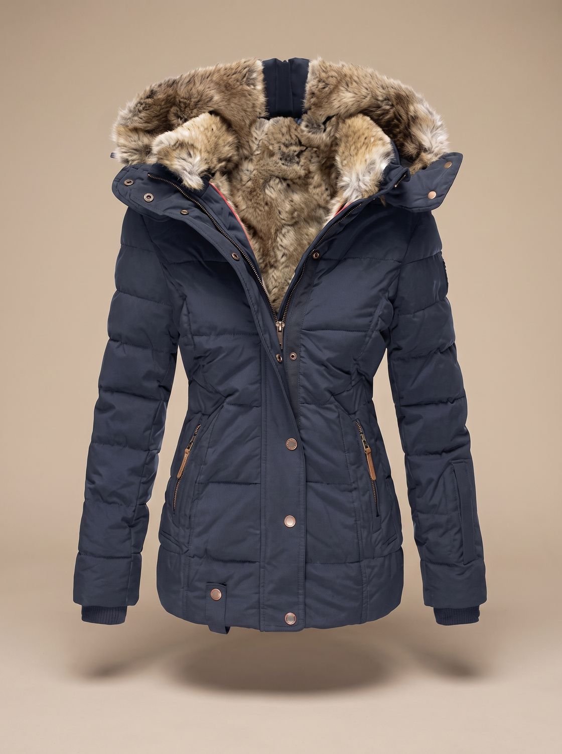 Arianna | Cappotto lungo trapuntato con cappuccio in pelliccia sintetica